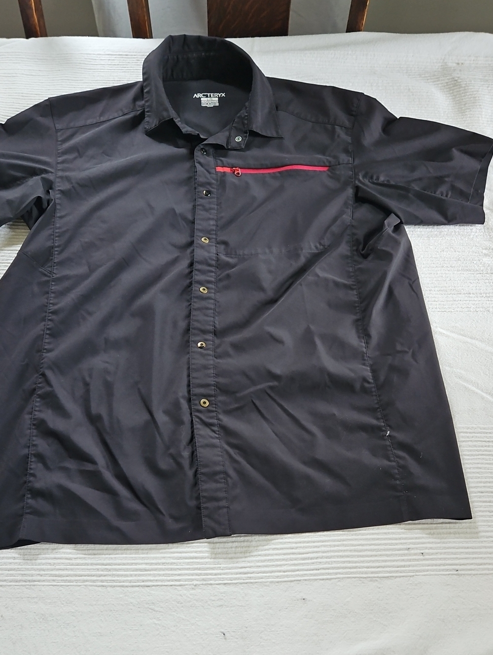 Arc'teryx Black Short-Sleeve Button-Down Shirt with Red Zip